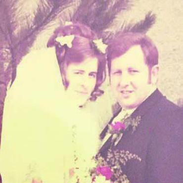 Wie sie es sich gewünscht haben - Ein Bild des grossen Tages: die Hochzeit am Ostermontag 1973.