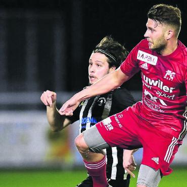 Alle Kräfte mobilisieren - Diego Zoller und der FC Muri haben noch zwei Finalspiele vor sich. Es geht um den Ligaerhalt. Bild: awa