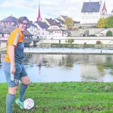 Mit Footgolf die Welt erobern - Die Linksfüsserin brilliert in ihrer Sportart vor allem mit ihrem kraftvollen, zielgerichteten Abschlag. «Am Putten muss ich noch arbeiten», sagt Fabienne Bachmann über sich selbst.
