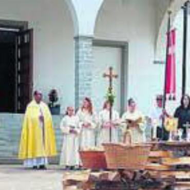 Mit ganz vielen Facetten - Von der Pfarrkirche zog die Prozession los – eine verankerte Tradition in Muri zu Fronleichnam. Bild: zg