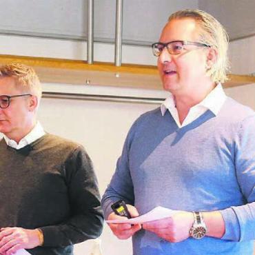 Ur-Dinkel schenkt Beständigkeit - Tobias Villiger (links) referiert mit seinem Bruder David Villiger über die Eichmühle AG, die sich bereits seit neun Generationen in Familienbesitz befindet.