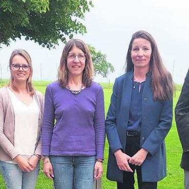 Gut aufgestellt - Der aktuelle Vorstand der Mütter- und Väterberatung Bezirk Bremgarten (von links nach rechts): Renato Sanvido, Präsident; Maria Fiechter, Aktuarin; Tanja Stalder, Finanzen; Natascha Brunold, Mitglied neu; Roland Vogt, Mitglied. Bild: aha