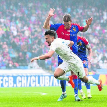 «Darf eigentlich nicht passieren» - Diese Szene am letzten Sonntag erhitzte die Gemüter. Bledian Krasniqi (FC Zürich) gegen Michael Lang (FC Basel). Der Schiedsrichter gibt Elfmeter – ein Fehlentscheid, der vom Video-Assistenten (VAR) nicht korrigiert wurde.