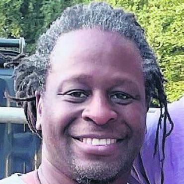 Tanzend in die Vergangenheit - Kult-Moderator Mola Adebisi.