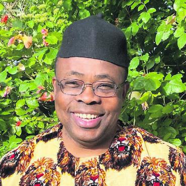 Neuer Priester für Wohlen - Ein Landsmann übernimmt die Nachfolge des beliebten Paters Solomon Obasi. Ignatius Okoli stammt ebenfalls aus Nigeria, er arbeitet seit 2016 in verschiedenen Funktionen im Berner Oberland. Bild: Kirchgemeinde Interlaken