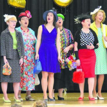 Etwas anders verrückt - Die Merry Sisters sind an ihren Auftritten nach wie vor spontan, offen und auch etwas frech. Bild: Archiv / Roger Wetli