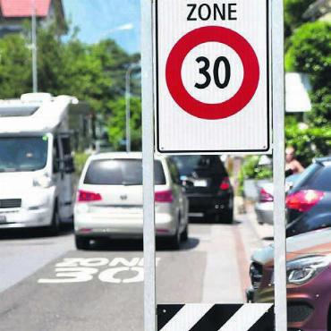Ja zu Tempo 30 in Wohnquartieren - Was es an anderen Orten schon gibt, kommt nun auch in Fahrwangen. Tempo 30 sorgte aber für Diskussionen.