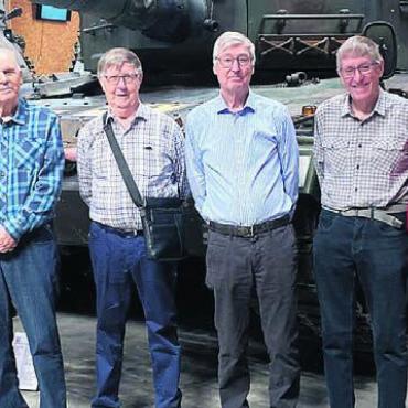 Zeitzeugen bestaunt - Die ehemaligen Fiko-Mitglieder (v. l.): Peter Breitschmid, Werner Strub, Louis Widmer, René Kasper, Fred Markwalder, Hans Hübscher. Bild: zg