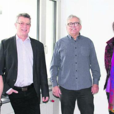Besuchstage im Chappelehof - Andy Bächer, Paul Huwiler, Dieter Hafen und Andrea Fuchs freuen sich über das Ende der ersten Sanierungsetappe. Bild: Monica Rast