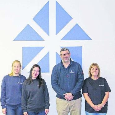 Ökologische Unterhaltsreinigung bei Ihnen zu Hause - Das Team von Martinas GmbH reinigt kompetent und nachhaltig.