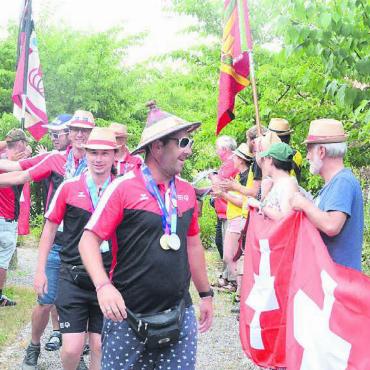Über sich hinausgewachsen - Die Sportler und Sportlerinnen wurden bei der Ankunft in Wohlen sehnsüchtig erwartet und lautstark begrüsst.