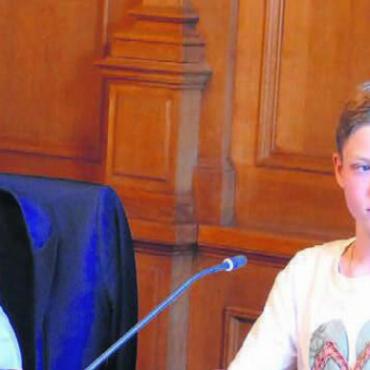 Auge in Auge mit Parlamentariern - Die Jugend ist mit dabei – vielleicht ein zukünftiger Bundesrat?