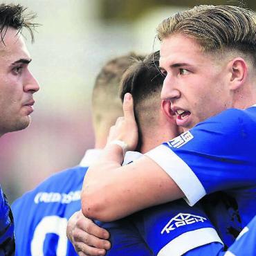 Weichen werden gestellt - Leotrim Nitaj (links) trägt nächste Saison genauso das Wohler Trikot wie Justin Pfister (rechts) und sieben weitere Spieler. Bild: Archiv/awa