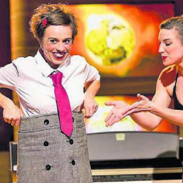 Besondere Heldinnen - Judith Bach und Stéfanie Lang alias das Duo Luna-tic sind tragische Heldinnen in ihrem aktuellen Stück. Bild: zg