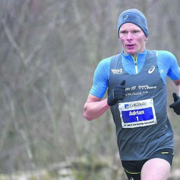 Die Elite läuft im Städtli - Adrian Lehmann am Reusslauf im Jahr 2018. Auch dieses Jahr wird er an den Start gehen. Der Marathon-Läufer hat das OK bei der Einführung der neuen Elitekategorie unterstützt. Bild: Archiv / Andy Müller