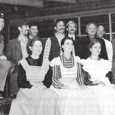 Premiere der Eigeninszenierung im Monti-Winterquartier - Kultur im Sternensaal mit ihrer Eigeninszenierung De Deserteur. Bild: Archiv