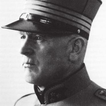 Auf Augenhöhe mit Henri Guisan - Der Joner Jakob Huber hält während des Kriegs einen der höchsten militärischen Ränge inne. Bilder: zg (3) / Celeste Blanc