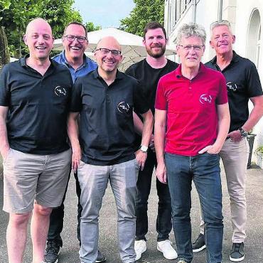 Viele Anstrengungen zum Wohle des Sports - Der Vorstand des «Clubs 66/11», von links: Martin Laubacher, Frank Koch, Michael Koch, Andreas Stierli, Hanspeter Koch und Christoph Koch (Präsident). Bild: zg