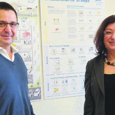 «Es braucht deutlich höhere Tarife» - Der Fachkräftemangel beschäftigt auch das Spital Muri, wie der CEO Daniel Strub und die Leiterin Human Resource Daniela Burri erzählen. Bild: Sabrina Salm