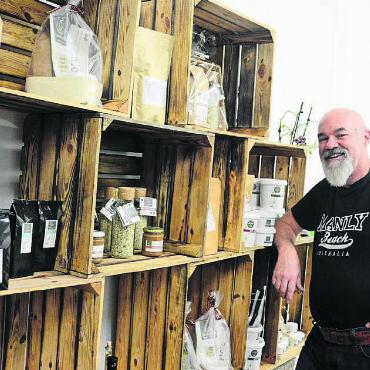 «Essen soll Genuss sein» - Roger Bottlang ist in Wohlen aufgewachsen, lebt heute in Villmergen und hat einen Laden im Bally-Gebäude in Dottikon. Seine Vision ist es, den Menschen das Bewusstsein für eine gesunde Ernährung wieder näherzubringen. Bild: Chregi Hansen