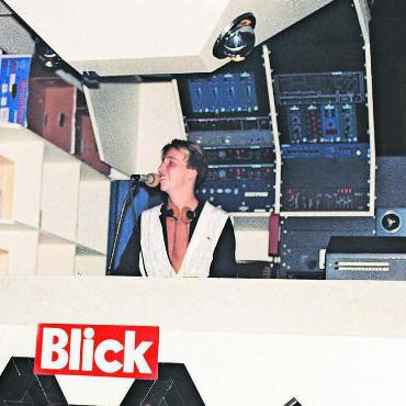 Vom Wohler Pult auf Bühne der Welt - An fast jedem Abend in der Woche war er da und kriegte dafür 3000 Franken im Monat. DJ Bobo 1986 im Wohler Dancing «Don Paco». Bild: Yes Music