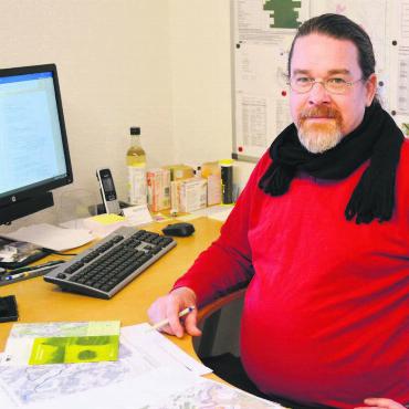 Botschafter der Natur - Niklaus Peyer leitet den Informations- und Aufsichtsdienst im Oberen Reusstal auf Aargauer und Zürcher Seite und neu auch zwischen Bremgarten und Mellingen. Dafür kann er auf 22 Personen zurückgreifen, die im Stundenlohn angestellt sind. Bild: Roger Wetli