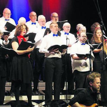 Höllischer Ritt in den Himmel - Der Whippoorwills Chor verzauberte die Konzertbesucher mit Liedern rund um Himmel und Hölle. Bilder: ame