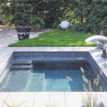 Home is where the pool is - Minigartenpool in Glasmosaik.
