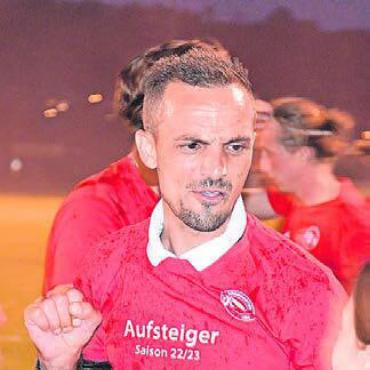 Die Entscheidung fällt früh - Der Aufstiegstrainer des FC Bremgarten: Mergim Morina.
