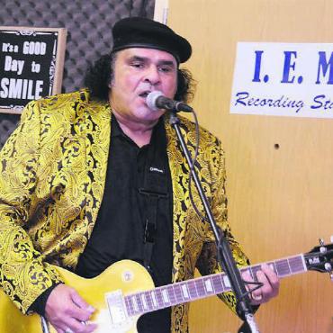 Auf den Blues gekommen - Musik ist sein Ein und Alles: Seit 28 Jahren lebt Eliot Chambers in der Schweiz. Inzwischen ist er mit seiner Frau von Dottikon nach Hägglingen gezogen.