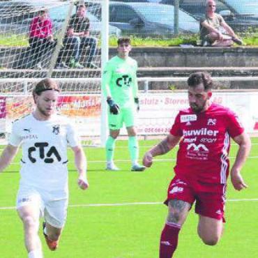 Eine neue Herausforderung - Das Spiel gegen Münsingen war für Luigi Milicaj (rechts) das letzte im Muri-Trikot. Bild: jl