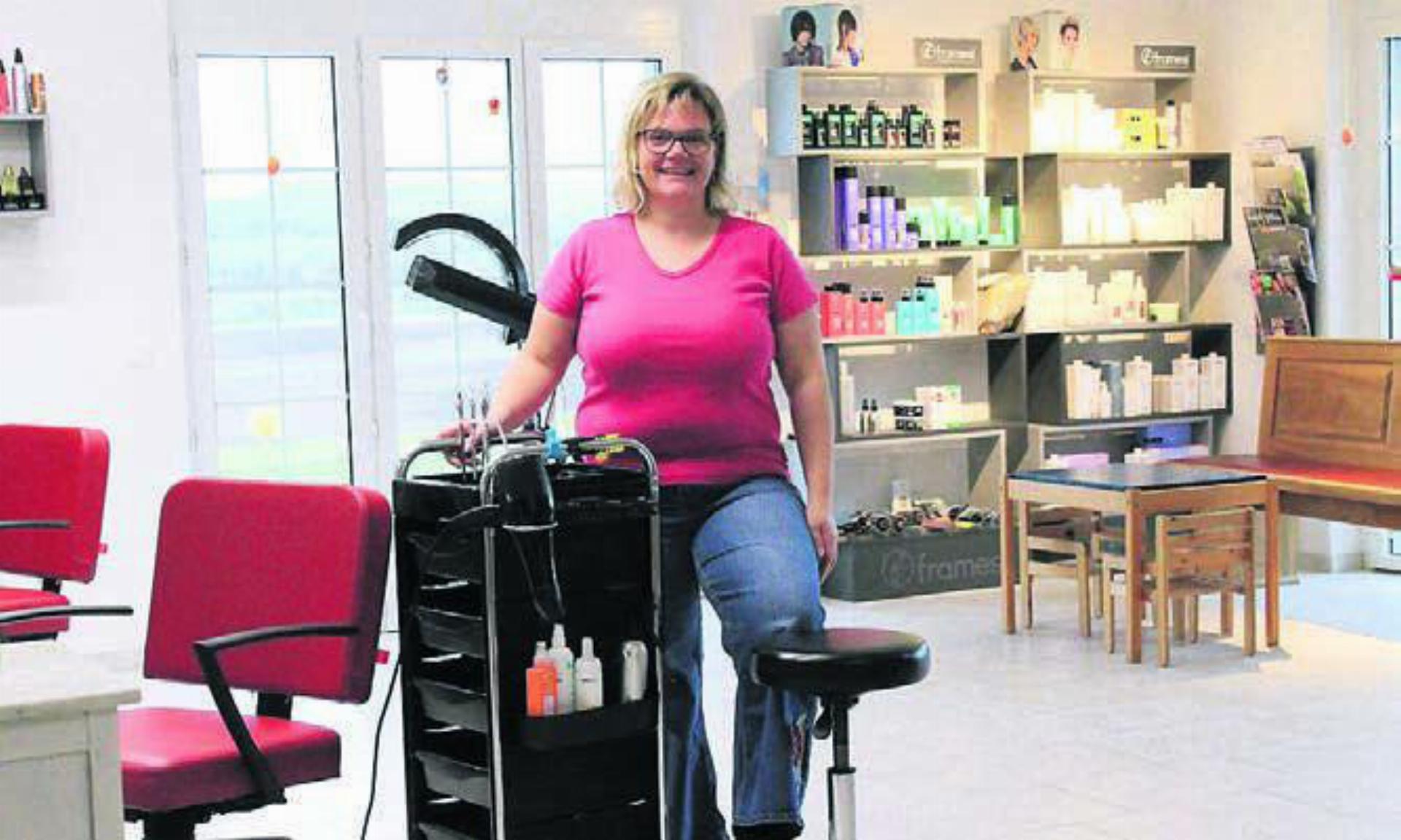 Rita Vollenweider verwöhnt ihre Kunden im lichtdurchfluteten Salon.