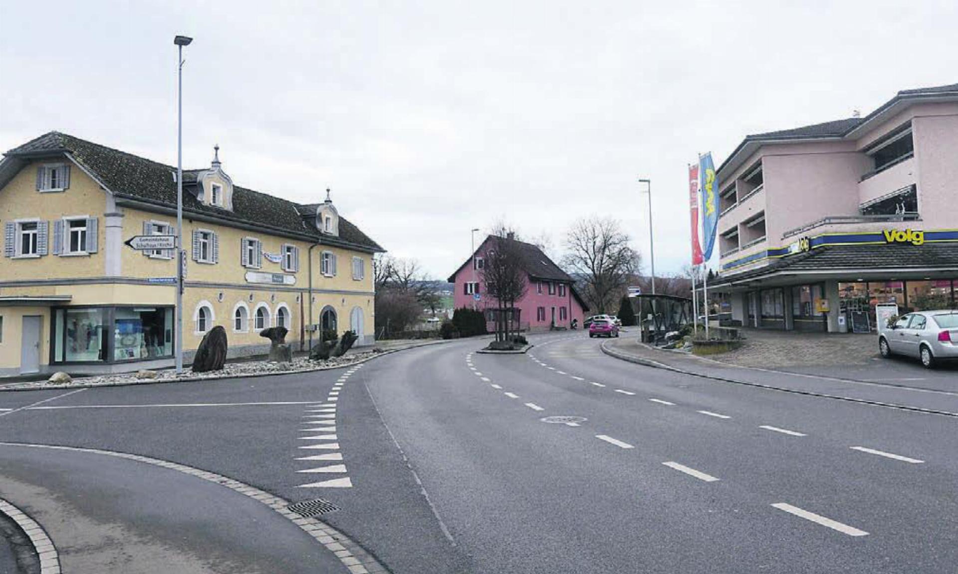 Nicht weiter zugunsten des Dorfkerns verkleinern. Das sagt die SVP zur Bremgarterstrasse im Bereich des Zentrums. Bild: Susanne Schild