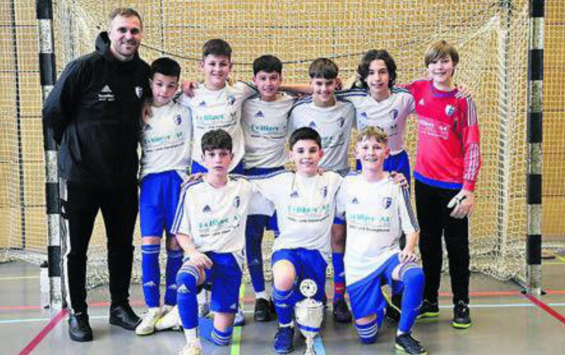 Der Nachwuchs des FC Wohlen feiert den Titel in der AFV Futsal Junior League. Bild: Alexander Wagner
