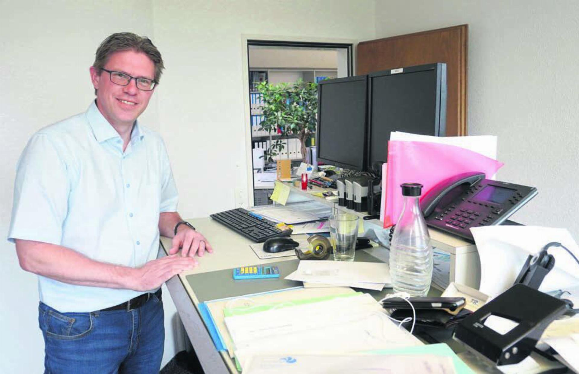 Bewährter Treuhänder: Oliver Rohrbach an seinem Arbeitsplatz. Bild: rts