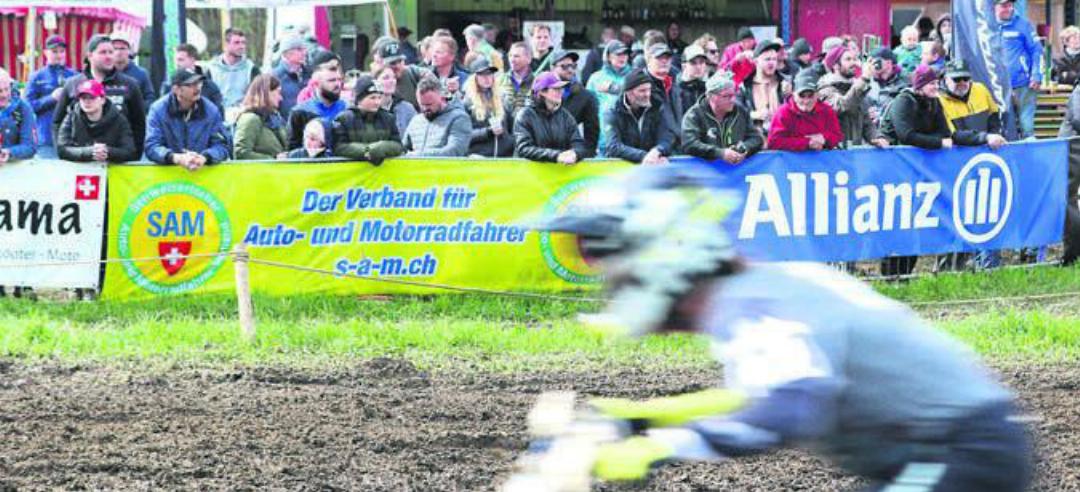 Schnelle und laute Töffs, zufriedene Zuschauer. Es gab besten Motorsport zu bestaunen am Motocross in Wohlen.