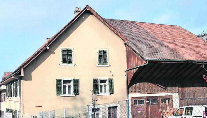 Die Häuser an der Steingasse 25 und 27 sind definitiv zum Streitobjekt geworden. Die Besitzerin, die IB Wohlen AG, will sie abbrechen. Diverse Politvertreter aus dem bürgerlichen Bereich wollen sie erhalten. Bild: Daniel Marti