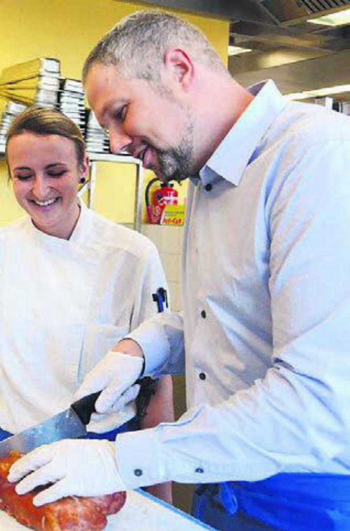 In seiner Freizeit steht Jonas Meier gerne selber am Herd. In der Integra lässt er sich lieber bekochen. Bild: Archiv