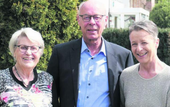 Trudi Eichenberger (links) tritt zurück, neu haben Markus Kasper und Monika Beck die Co-Leitung des Pro-Senectute-Mittagstisches. Bild: zg
