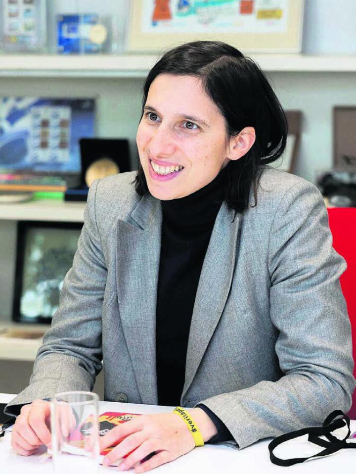 Die Spuren führen auch nach Wohlen: Elly Schlein ist neue Chefin des Partito Democratico in Italien. Das Bild stammt von einem Treffen mit EU-Kommissarin Elisa Ferreira vor wenigen Wochen. Bild: pd