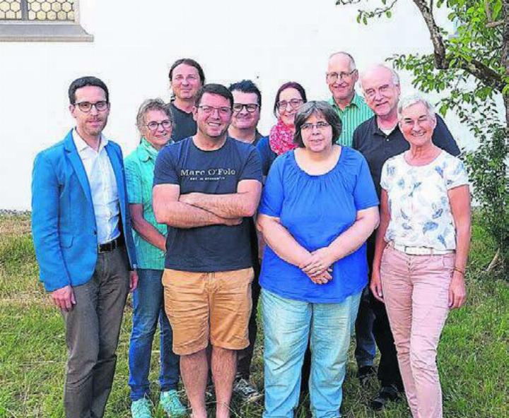 Gemeinsam im OK von «Dolce Vita» (v.l.): Christian Alpiger (Kirchenchor), Elsbeth Peter (Orchester), Pawel Müller (Kirchgemeinde), Leo Lazraj (Kirchenpflege), Kurt Albert (Stadtmusik), Mirjam Koch (Kirchenpflege), Helen Stierli (Kolping), Ruedi Bertschi (Ref. Kirchgemeinde), Andrea Bossmeyer (Pastoralraum), Cäcilia Stutz (Pastoralraum).