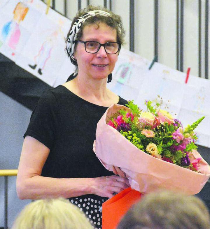Langanhaltender Applaus für ihr Engagement: Jolanda Eggenberger hat in Islisberg Spuren hinterlassen. Bild: Celeste Blanc
