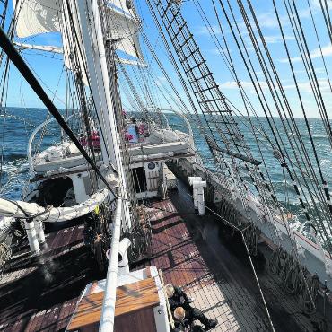 Sommer-Fotos - Das norwegische Segelschiff «Christian Radich» unterwegs in der Nordsee am «Tall Ships Race» von den Shetland Islands nach Südnorwegen. Foto: Edi Strub, Rheinfelden