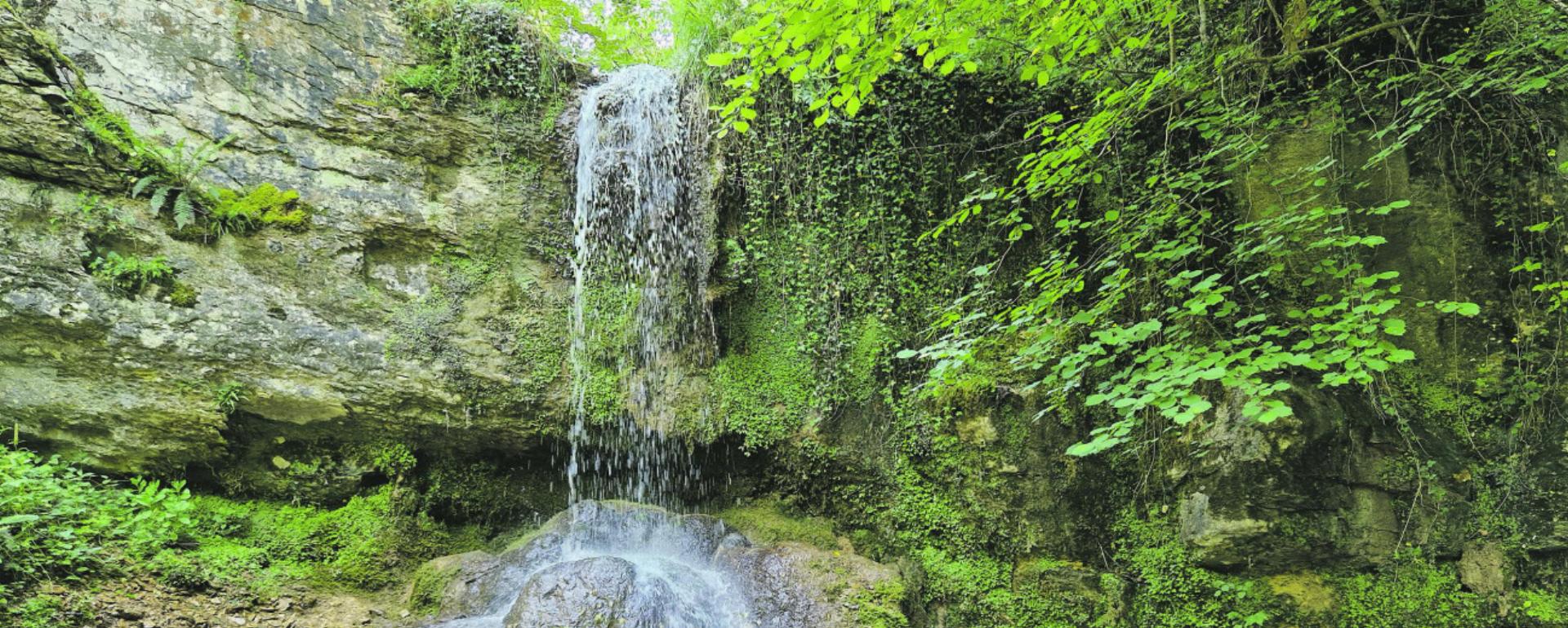 Eine Erfrischung am Wasserfall, lockt nicht nur im Sommer die Besucher an. Fotos: Bernadette Zaniolo