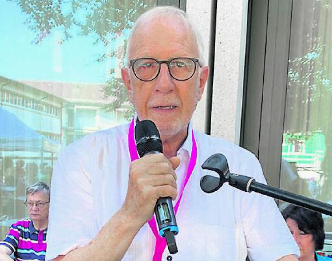 Stiftungsratspräsident Hans Moritz zeigte sich beeindruckt vom Bau. Sein Dank an alle Beteiligten war aufrichtig und stark. Stiftungsratspräsident Hans Moritz zeigte sich beeindruckt vom Bau. Sein Dank an alle Beteiligten war aufrichtig und stark.