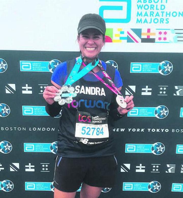 Sandra Milena Morales glücklich im Ziel des London Marathon. Foto: zVg