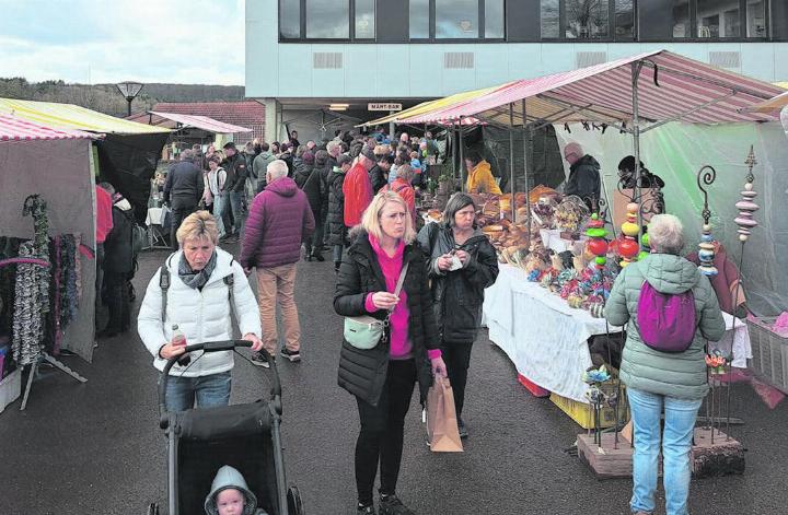 An den Ständen wurden selbstgemachte Produkte angeboten. Foto: zVg