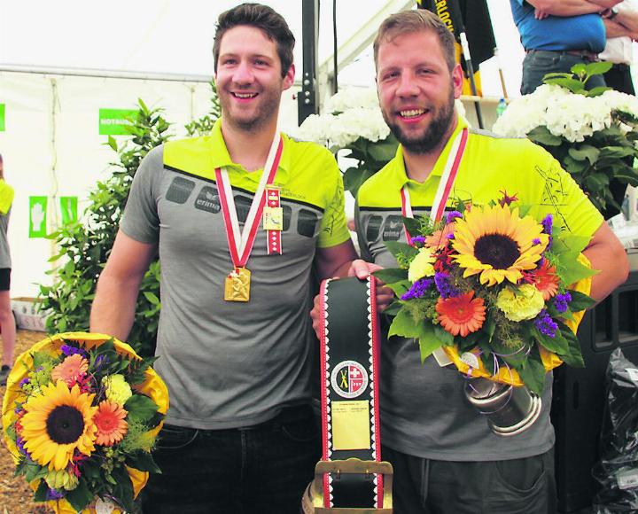 So sehen Sieger aus: Nils Kramer und Martin Peterhans holen den Titel in der Königsklasse. Foto: zVg So sehen Sieger aus: Nils Kramer und Martin Peterhans holen den Titel in der Königsklasse. Foto: zVg