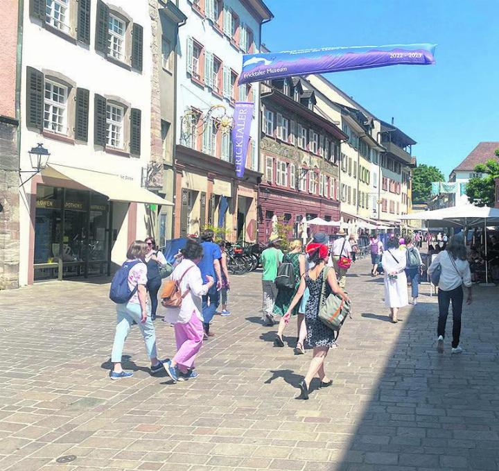 Das Fricktaler Museum mit belebter Marktgasse. Fotos: zVg/NFZ