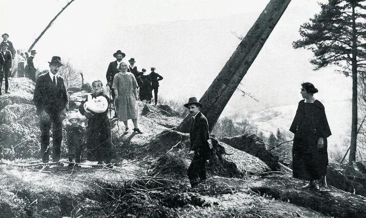 In der «Gemeindechronik Ittenthal» ist ein Kapitel dem Hangrutsch vor fast 100 Jahren gewidmet. Foto: zVg